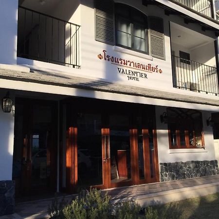 Valentier Cafe And Hotel チエンマイ エクステリア 写真