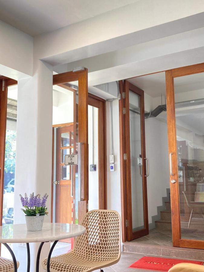 Valentier Cafe And Hotel チエンマイ エクステリア 写真