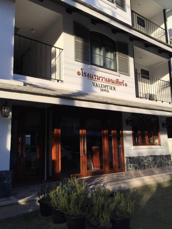 Valentier Cafe And Hotel チエンマイ エクステリア 写真