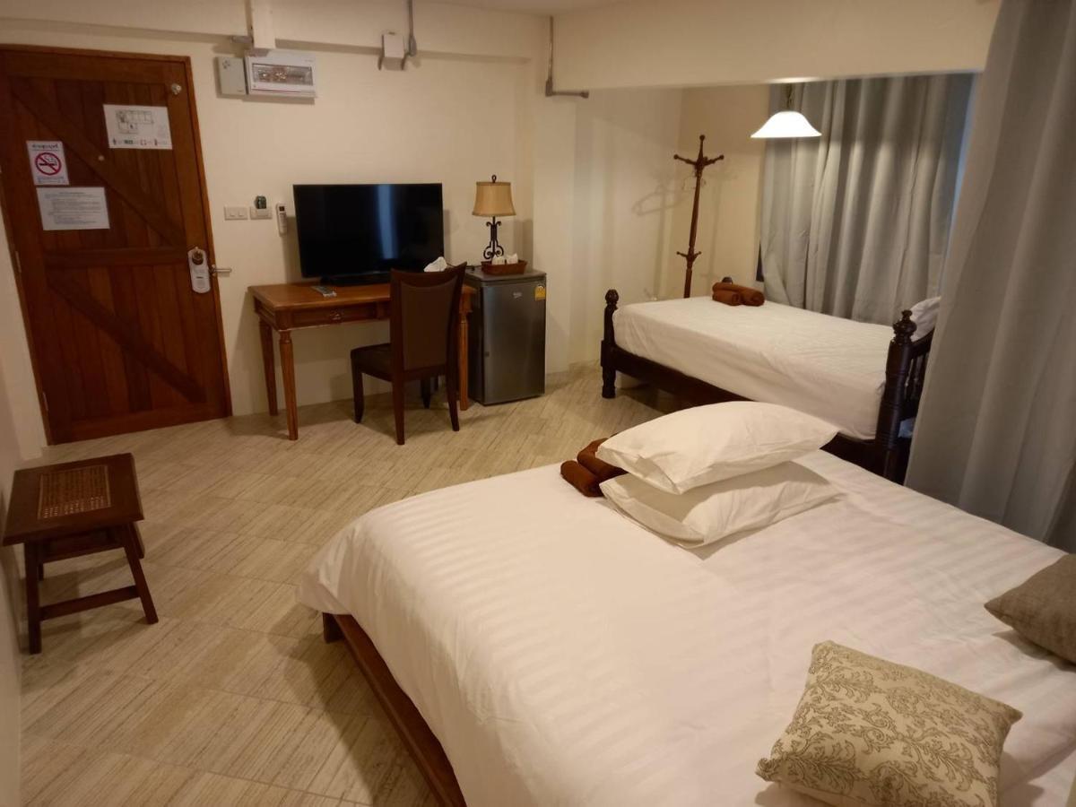 Valentier Cafe And Hotel チエンマイ エクステリア 写真